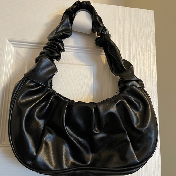 Black bag - Picture 2 of 2